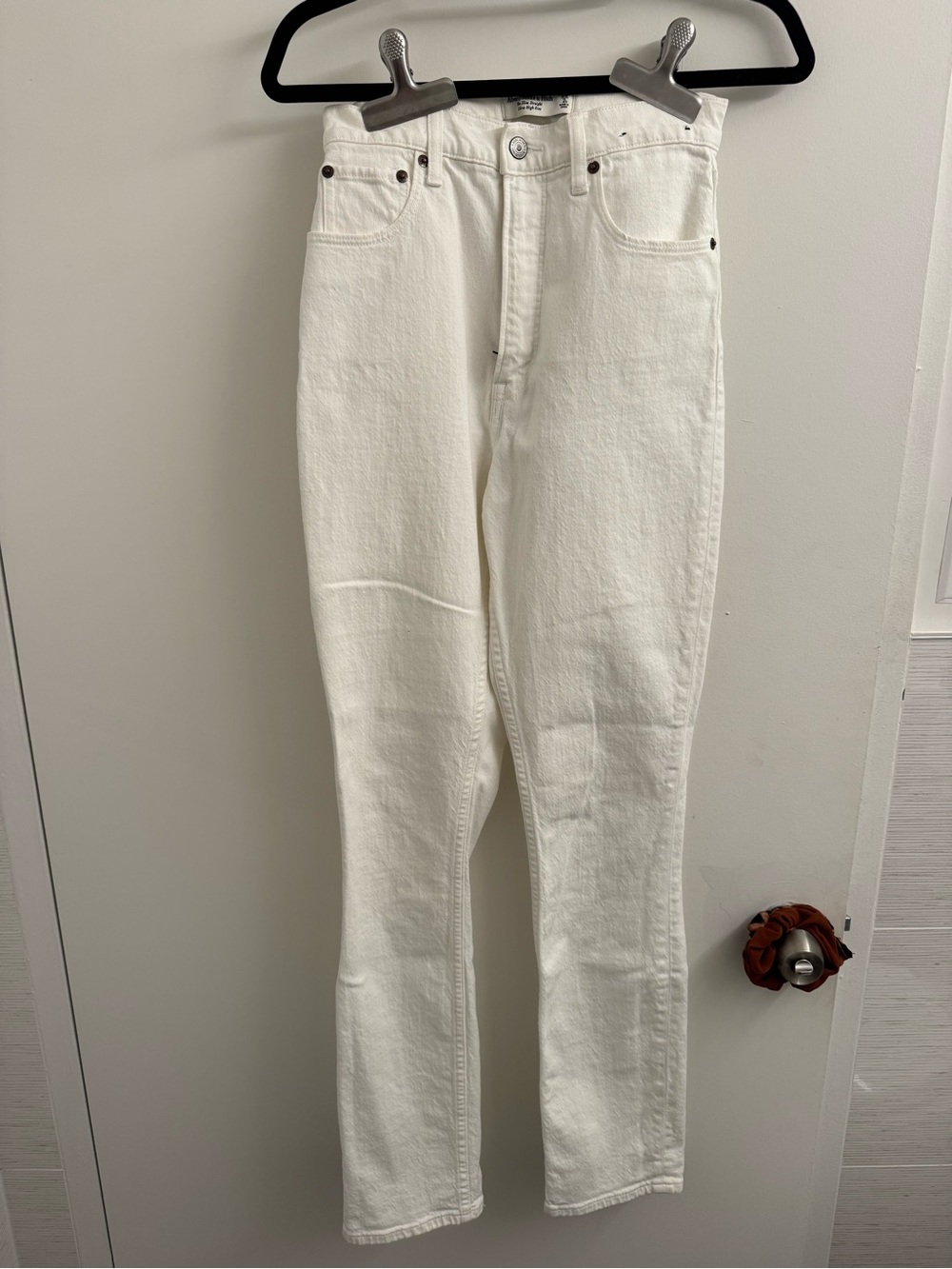 Abercrombie Ultra High Rise Slim Straight White Jeans Size 26 Short
